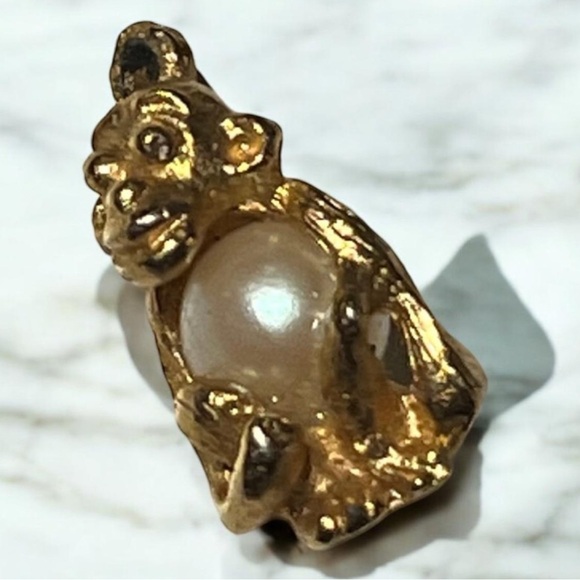 Vintage Jewelry - Vintage Gold Monkey Pearl Pendant
